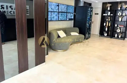 Apartment - 1 Bedroom - 2 Bathrooms for rent in Empire Residence - Jumeirah Village Circle - Dubai