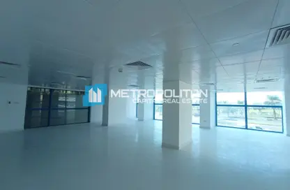 Show Room - Studio for rent in Airport Road - Abu Dhabi