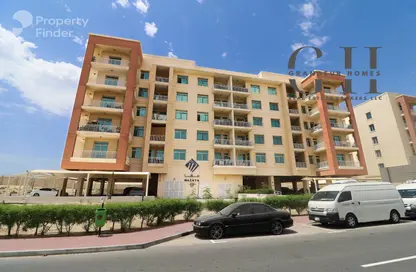 Apartment - 2 Bedrooms - 3 Bathrooms for sale in Mazaya 25 - Queue Point - Dubai Land - Dubai