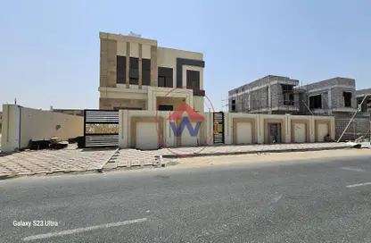 Villa - 5 Bedrooms - 6 Bathrooms for sale in Hoshi - Al Badie - Sharjah