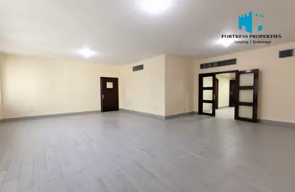 Apartment - 3 Bedrooms - 4 Bathrooms for rent in Zig Zag Building - Tourist Club Area - Abu Dhabi