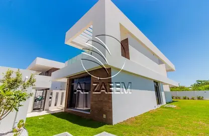 Villa - 5 Bedrooms - 7+ Bathrooms for sale in West Yas - Yas Island - Abu Dhabi