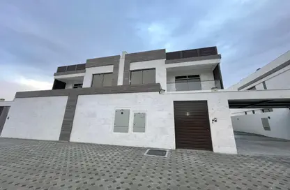 Villa - 5 Bedrooms - 7 Bathrooms for rent in Hoshi - Al Badie - Sharjah