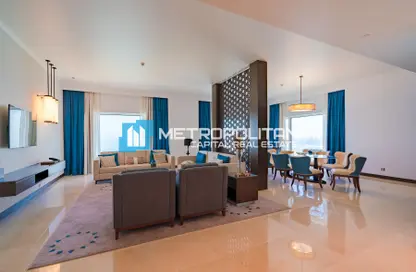 Apartment - 4 Bedrooms - 5 Bathrooms for sale in Fairmont Marina Residences - The Marina - Abu Dhabi