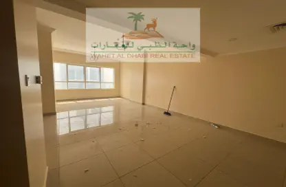 Apartment - 2 Bedrooms - 3 Bathrooms for rent in Al Mamzar Tower - Al Mamzar - Sharjah - Sharjah