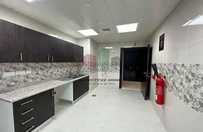 Kitchen image for: Apartment - 1 Bedroom - 2 Bathrooms for rent in Souror Building - Al Hosn - Al Khalidiya - Abu Dhabi, Image 1