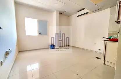 Apartment - 1 Bathroom for rent in Fire Station Road - Muwaileh - Sharjah