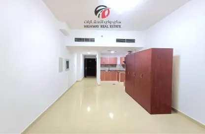 Apartment - 1 Bathroom for rent in Al Warsan 4 - Al Warsan - Dubai