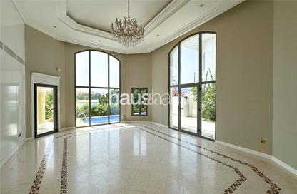 Villa - 4 Bedrooms - 5 Bathrooms for rent in Garden Homes Frond E - Garden Homes - Palm Jumeirah - Dubai