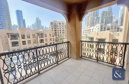 Apartment - 3 Bedrooms - 4 Bathrooms for sale in Kamoon - Old Town - Dubai