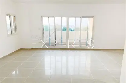 Apartment - 3 Bedrooms - 4 Bathrooms for sale in Tower 30 - Al Reef Downtown - Al Reef - Abu Dhabi