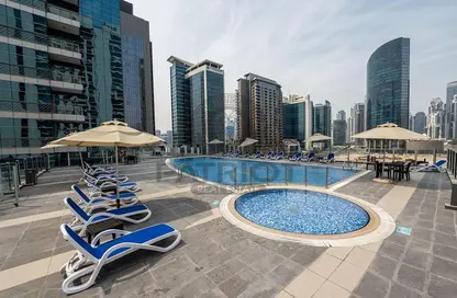 Apartment - 1 Bathroom for sale in SOL Bay - Business Bay - Dubai