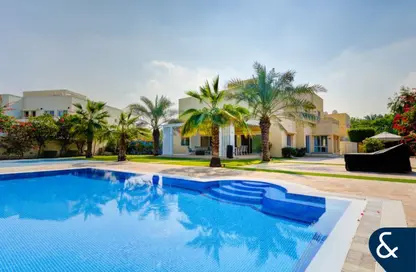 Villa - 6 Bedrooms - 5 Bathrooms for rent in Meadows 2 - Meadows - Dubai