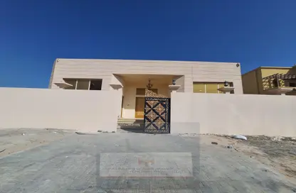 Villa - 4 Bedrooms - 5 Bathrooms for rent in Mohamed Bin Zayed Centre - Mohamed Bin Zayed City - Abu Dhabi