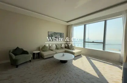 Apartment - 1 Bedroom - 2 Bathrooms for rent in The Palm Tower - Palm Jumeirah - Dubai