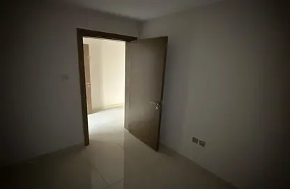 Apartment - 3 Bedrooms - 3 Bathrooms for rent in Gulf Tower - Emirates City - Ajman