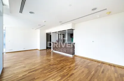 Apartment - 3 Bedrooms - 3 Bathrooms for rent in Burj Daman - DIFC - Dubai