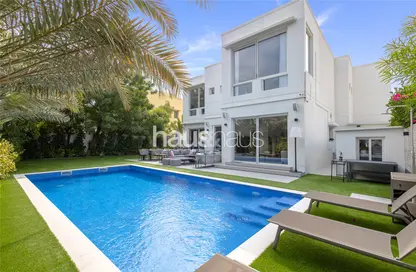 Villa - 5 Bedrooms - 4 Bathrooms for sale in Meadows 2 - Meadows - Dubai