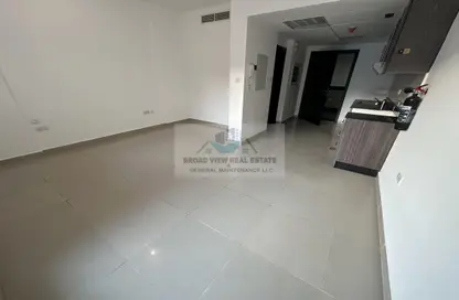 Apartment - 1 Bathroom for rent in Tower 13 - Al Reef Downtown - Al Reef - Abu Dhabi