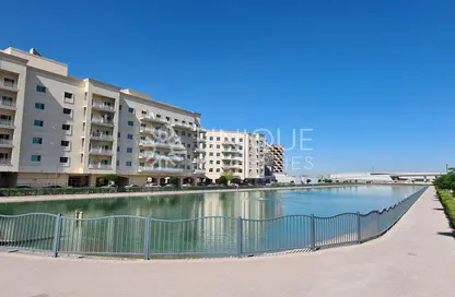 Apartment - 2 Bedrooms - 3 Bathrooms for sale in Mazaya 10B - Queue Point - Dubai Land - Dubai