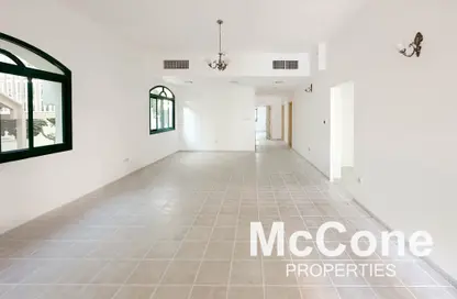 Villa - 3 Bedrooms - 3 Bathrooms for rent in Umm Suqeim 2 Villas - Umm Suqeim 2 - Umm Suqeim - Dubai