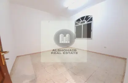 Apartment - 2 Bedrooms - 2 Bathrooms for rent in Al Muroor Building - Sultan Bin Zayed the First Street - Muroor Area - Abu Dhabi