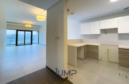 Apartment - 1 Bedroom - 2 Bathrooms for sale in SOL Bay - Business Bay - Dubai