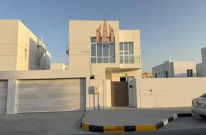 Villa - 4 Bedrooms - 6 Bathrooms for rent in Al Azra - Al Riqqa - Sharjah