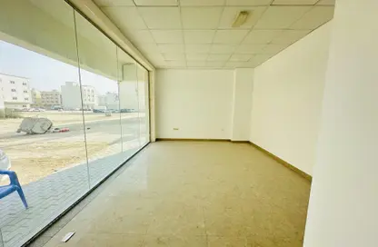 Shop - Studio - 1 Bathroom for rent in SG Muwaileh Building - Muwaileh - Sharjah