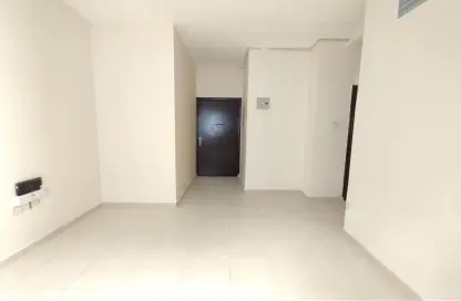 Apartment - 1 Bedroom - 1 Bathroom for rent in Muwailih Building - Muwaileh - Sharjah