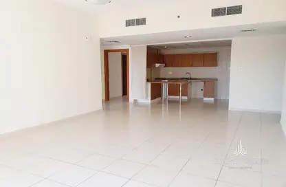 Apartment - 2 Bedrooms - 3 Bathrooms for rent in Rose 2 - Emirates Gardens 1 - Jumeirah Village Circle - Dubai