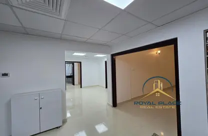 Apartment - 1 Bedroom - 2 Bathrooms for rent in White Swan Building - Sheikh Zayed Road - Dubai