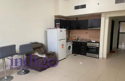 Apartment - Studio - 1 Bathroom for rent in Silicon Gates 4 - Silicon Gates - Dubai Silicon Oasis - Dubai