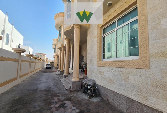 Rent In Mohamed Bin Zayed Centre: 04 Master Bedroom Villa With Nice ...