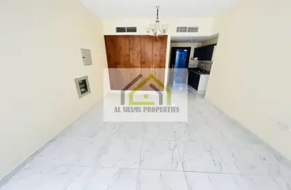 Apartment - 1 Bathroom for rent in Muwaileh 29 Building - Muwaileh - Sharjah