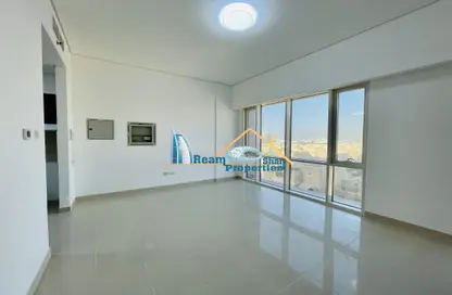 Apartment - 1 Bathroom for rent in Nova Tower - Dubai Silicon Oasis - Dubai