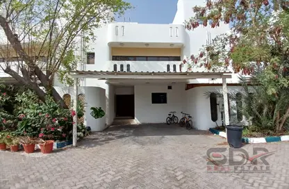 Villa - 4 Bedrooms - 4 Bathrooms for rent in Delma Street - Al Mushrif - Abu Dhabi