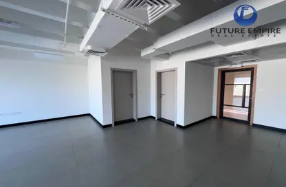 Office Space - Studio - 1 Bathroom for rent in Al Qayada Building - Deira - Dubai