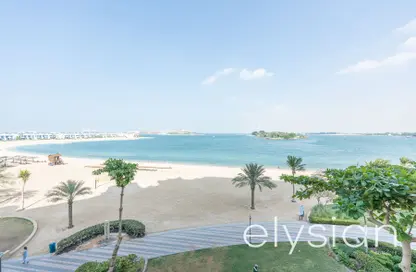 Apartment - 2 Bedrooms - 2 Bathrooms for sale in Jash Falqa - Shoreline Apartments - Palm Jumeirah - Dubai