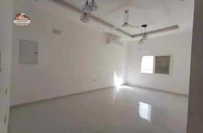 Apartment - 2 Bedrooms - 3 Bathrooms for rent in Al Mowaihat 1 - Al Mowaihat - Ajman