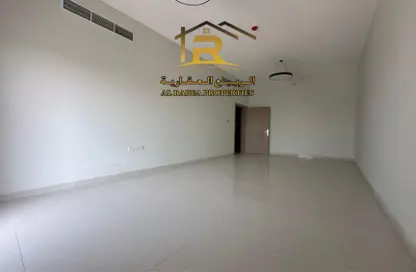 Apartment - 3 Bedrooms - 4 Bathrooms for rent in Al Jurf 2 - Al Jurf - Ajman Downtown - Ajman