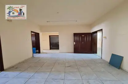 Apartment - 1 Bedroom - 2 Bathrooms for rent in Al Ateek Tower 1 - Al Shuwaiheen - Sharjah