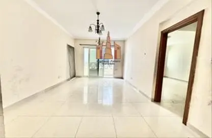 Apartment - 1 Bedroom - 2 Bathrooms for rent in Muwailih Building - Muwaileh - Sharjah