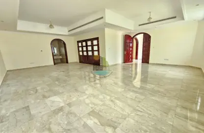 Villa - 5 Bedrooms - 5 Bathrooms for rent in Al Nahyan - Abu Dhabi