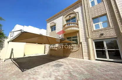 Apartment - 4 Bedrooms - 5 Bathrooms for rent in Al Karamah - Abu Dhabi