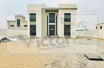 Villa - 4 Bedrooms - 5 Bathrooms for rent in Al Aweer 1 - Al Aweer - Dubai