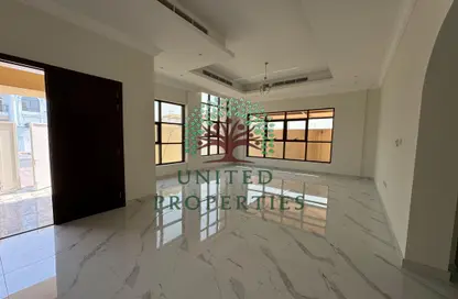 Villa - 6 Bedrooms for rent in Hoshi - Al Badie - Sharjah