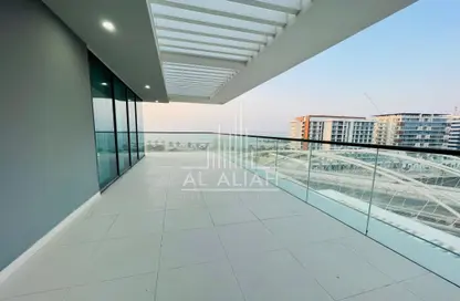 Apartment - 3 Bedrooms - 4 Bathrooms for rent in Al Beed Terrace - Al Raha Beach - Abu Dhabi