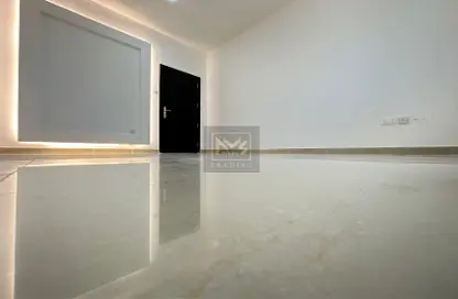 Apartment - 1 Bathroom for rent in Al Mushrif Villas - Al Mushrif - Abu Dhabi