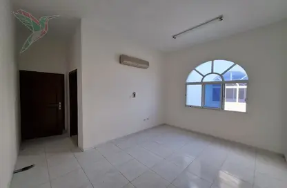 Apartment - 2 Bedrooms - 3 Bathrooms for rent in Hai Al Musalla - Al Mutawaa - Al Ain